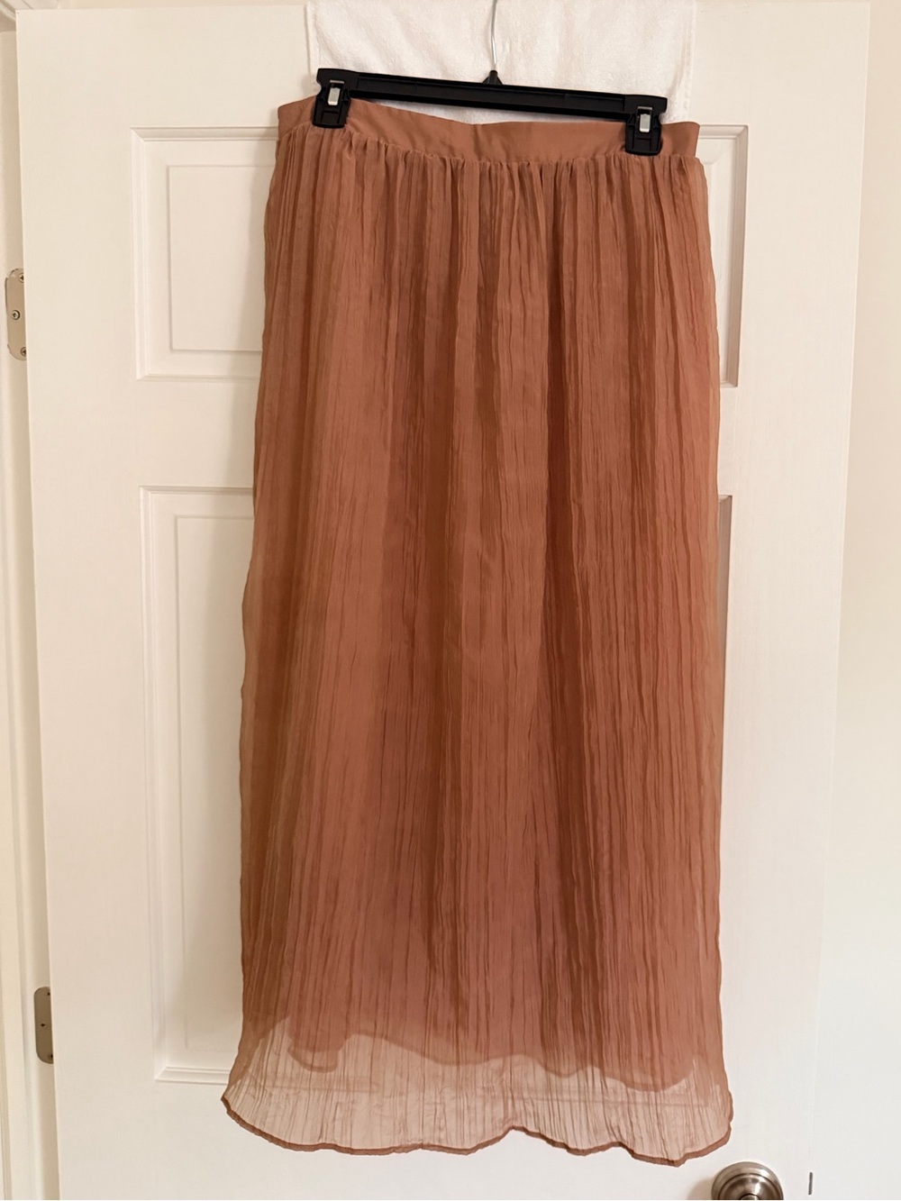 Zara Pleated Maxi Skirt in Dusty Rose like new size medium